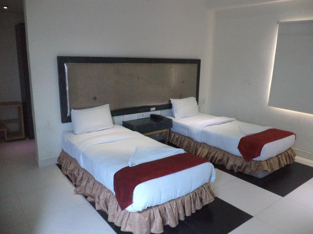 Hotel O Palak Residency Near Erragadda Metro Station Hyderabad Luaran gambar